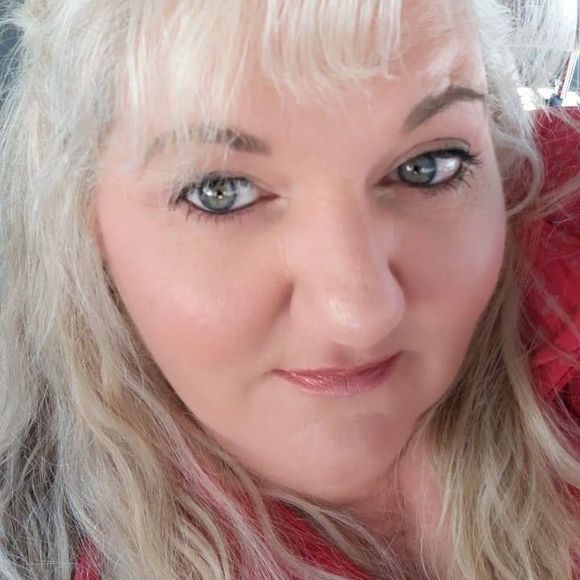 Meet your Posher, Heather - Picture 1 of 1